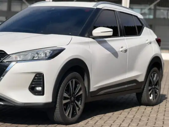 NISSAN-KICKS PLAY-2025