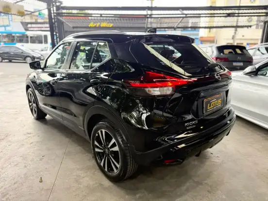 NISSAN-KICKS PLAY-2025