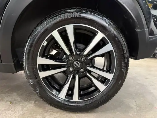 NISSAN-KICKS PLAY-2025