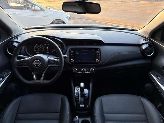 NISSAN-KICKS PLAY-2025