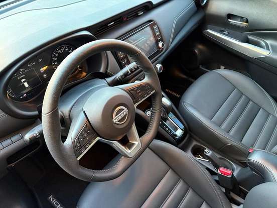 NISSAN-KICKS PLAY-2025