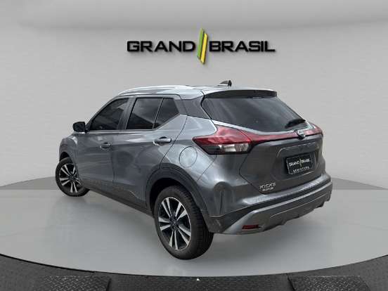 NISSAN-KICKS PLAY-2025