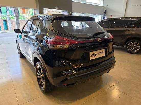 NISSAN-KICKS PLAY-2025