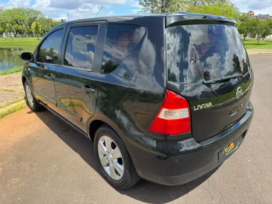 NISSAN-LIVINA-1.8 16V FLEX 4P AUTOMÁTICO NISSAN-LIVINA-2010