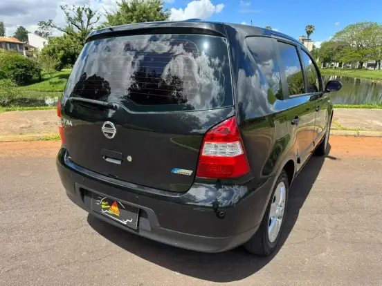 NISSAN-LIVINA-1.8 16V FLEX 4P AUTOMÁTICO NISSAN-LIVINA-2010