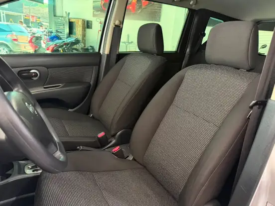 NISSAN-LIVINA-2014