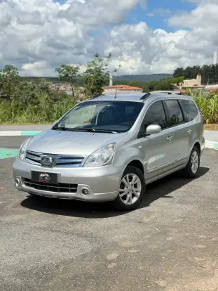 NISSAN-LIVINA-2013