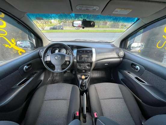NISSAN-LIVINA-2013