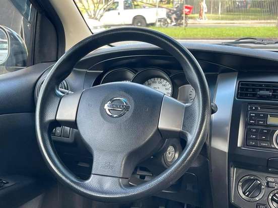 NISSAN-LIVINA-1.6 S 16V FLEX 4P MANUAL NISSAN-LIVINA-2013