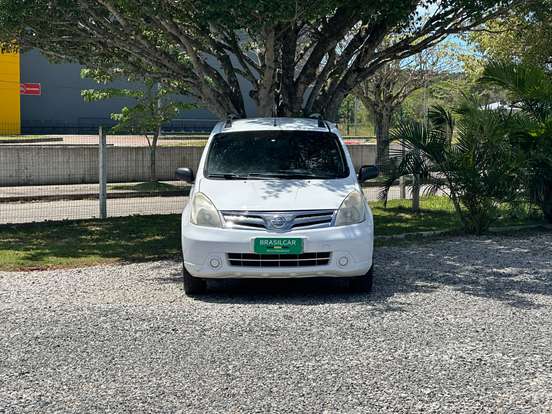 NISSAN-LIVINA-2012