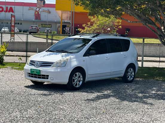 NISSAN-LIVINA-2012