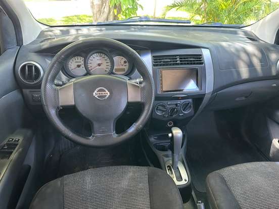 NISSAN-LIVINA-1.8 S 16V FLEX 4P AUTOMÁTICO NISSAN-LIVINA-2012