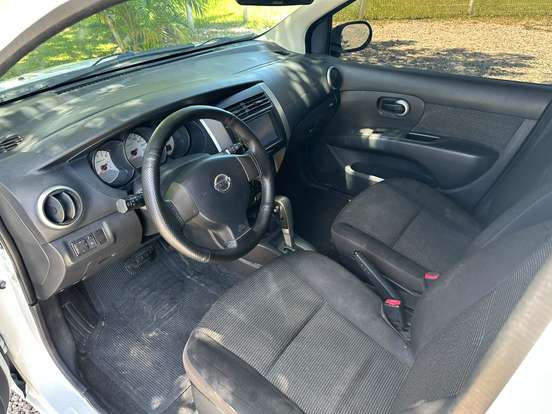 NISSAN-LIVINA-2012