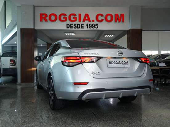 NISSAN-SENTRA-2023