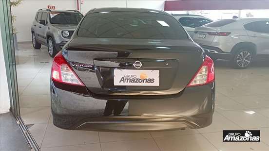 NISSAN-VERSA-2018