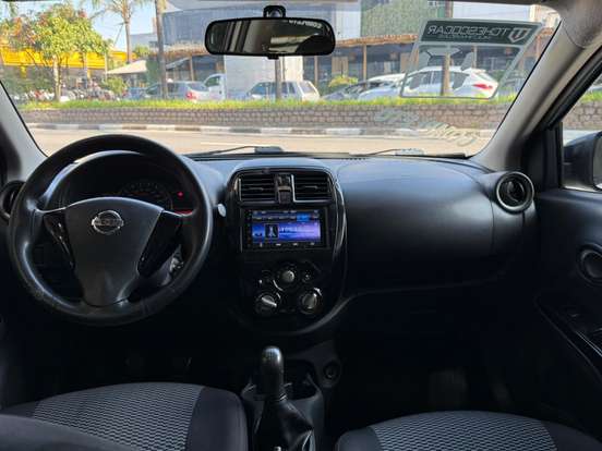 NISSAN-VERSA-2016
