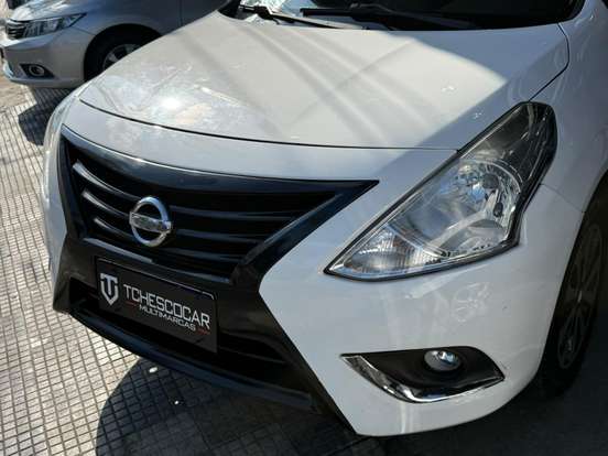NISSAN-VERSA-2016