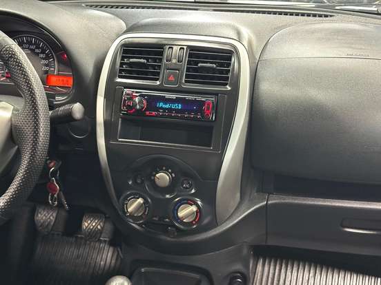 NISSAN-VERSA-2016