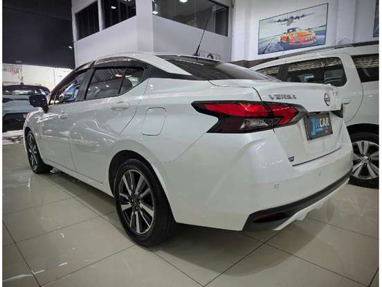 NISSAN-VERSA-2024