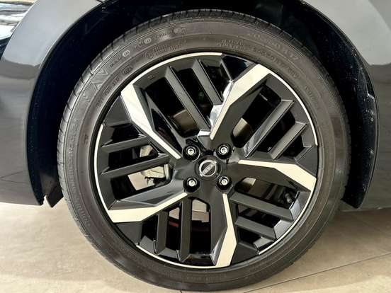 NISSAN-VERSA-2024
