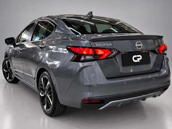 NISSAN-VERSA-2024