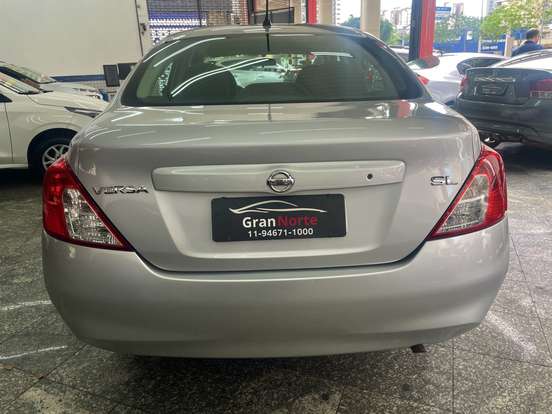 NISSAN-VERSA-2012