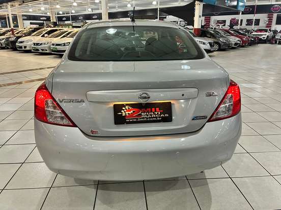 NISSAN-VERSA-2013
