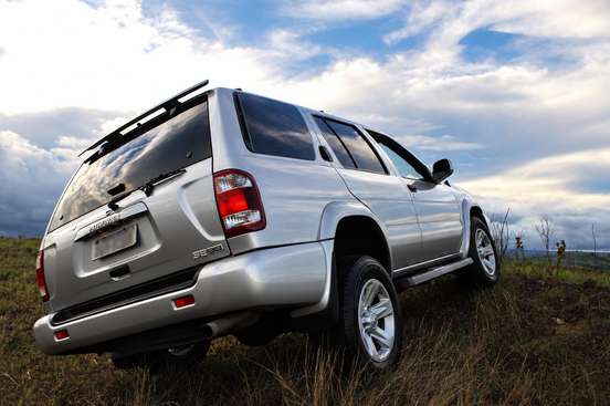 NISSAN-PATHFINDER-2001