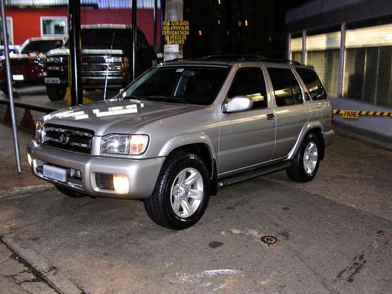 NISSAN-PATHFINDER-2001