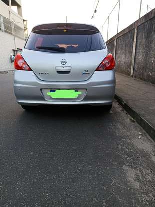 NISSAN-TIIDA-2012