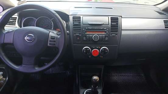 NISSAN-TIIDA-2012