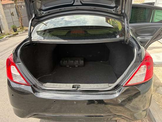 NISSAN-VERSA-2015