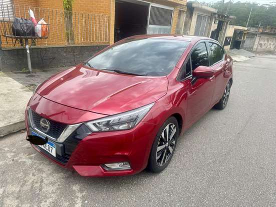 NISSAN-VERSA-2021