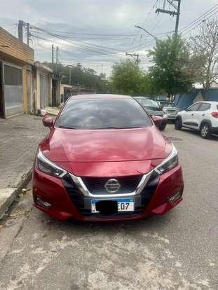 NISSAN-VERSA-2021