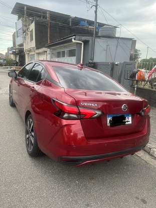 NISSAN-VERSA-2021