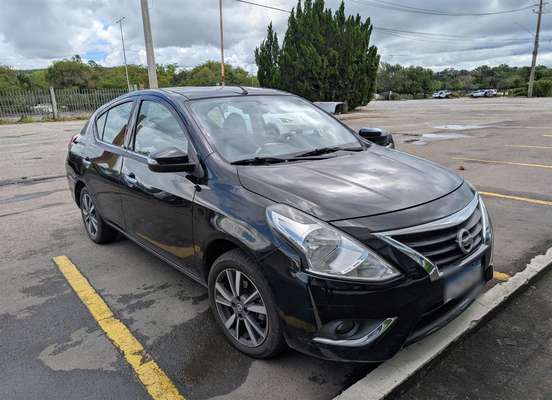 NISSAN-VERSA-2020