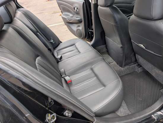 NISSAN-VERSA-2020