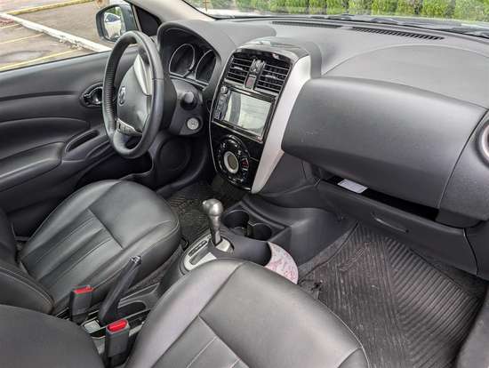 NISSAN-VERSA-2020