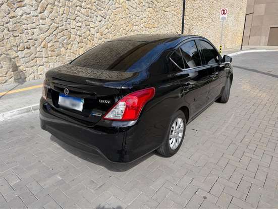 NISSAN-VERSA-2017
