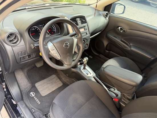 NISSAN-VERSA-2017