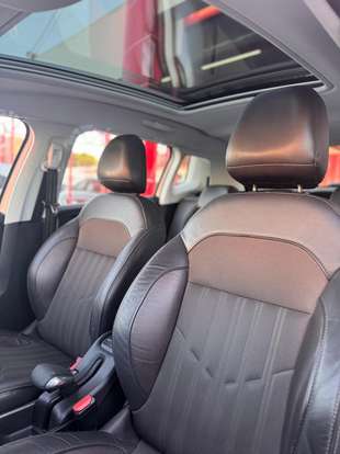 PEUGEOT-2008-2017