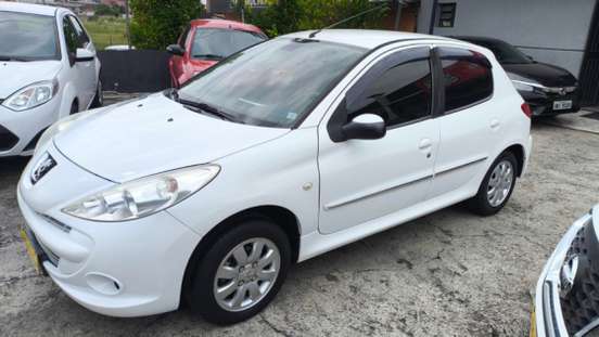 PEUGEOT-207-2011