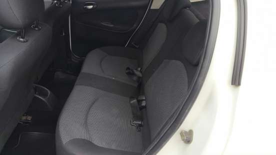 PEUGEOT-207-2011