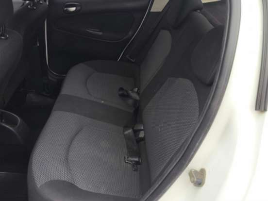 PEUGEOT-207-1.4 XR SPORT 8V FLEX 4P MANUAL PEUGEOT-207-2011