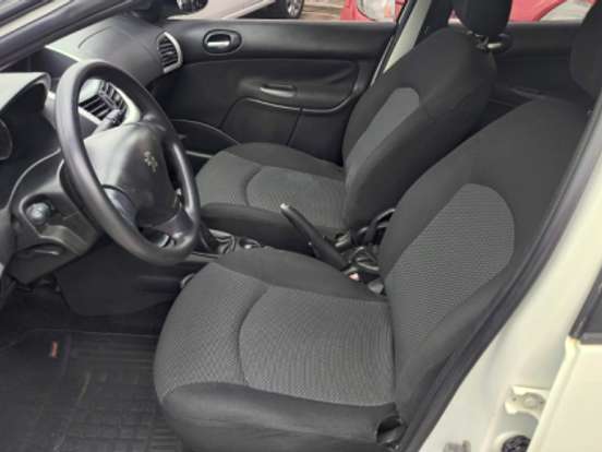 PEUGEOT-207-1.4 XR SPORT 8V FLEX 4P MANUAL PEUGEOT-207-2011