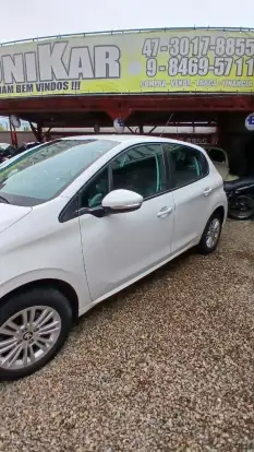 PEUGEOT-208-2017