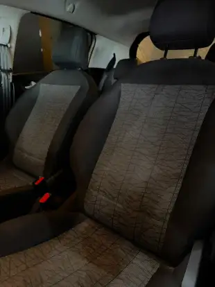 PEUGEOT-208-2019
