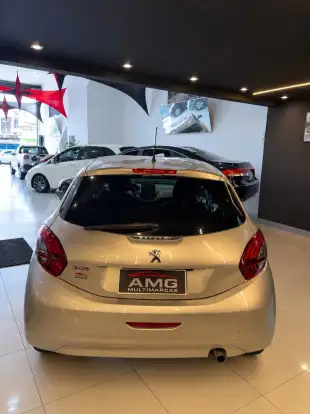 PEUGEOT-208-2019