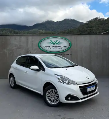 PEUGEOT-208-2017