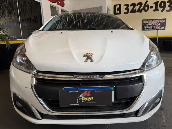PEUGEOT-208-2017
